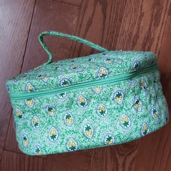 leaf  makeup/toiletry bag. - Picture 2 of 14